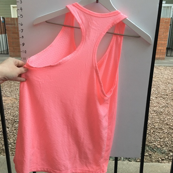 Athletic works gym tank new, without tags - Picture 3 of 3